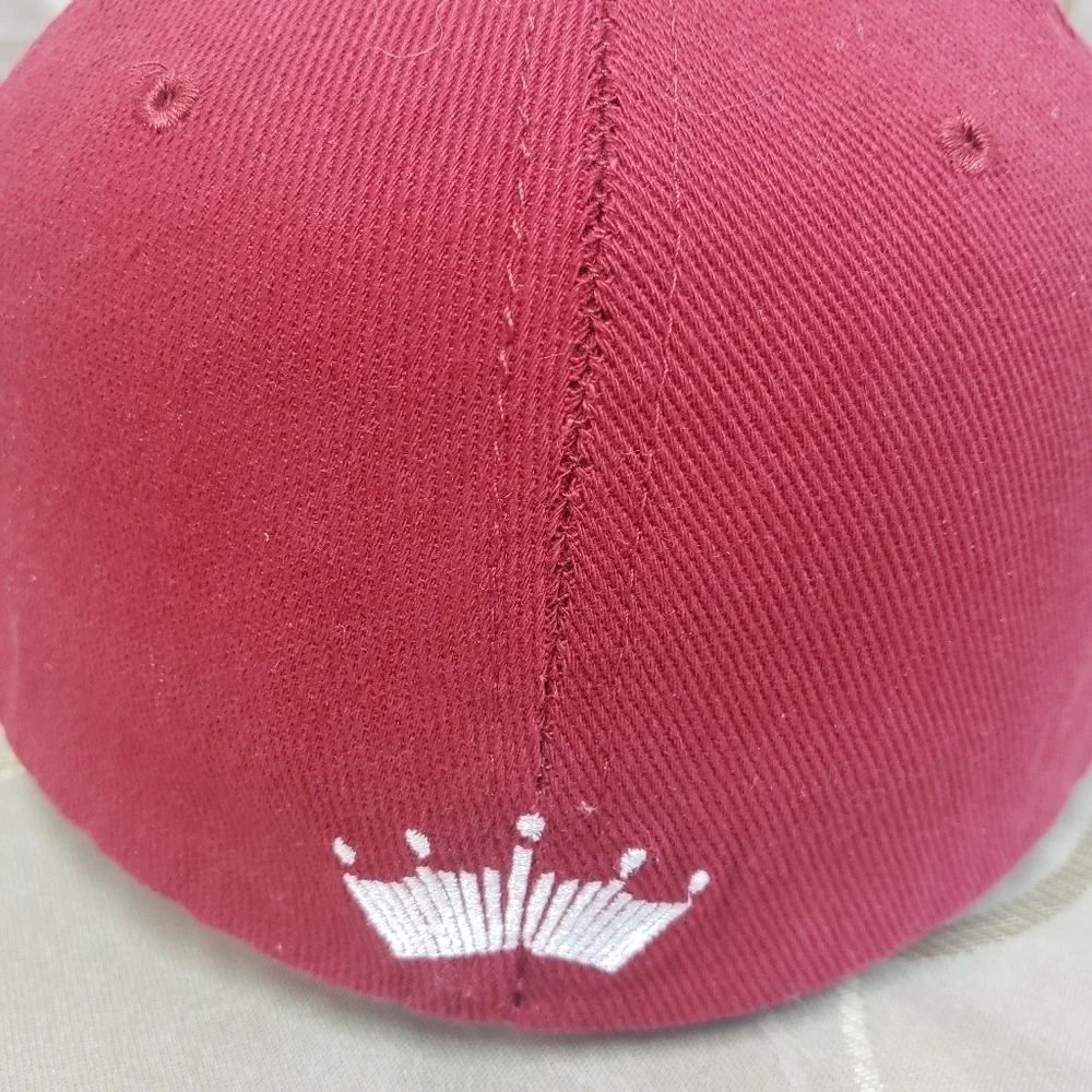 Budweiser fitted baseball cap. No stains great condition. Lots of life left.